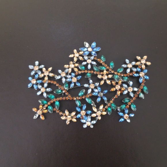 Brooch - Picture 1 of 3
